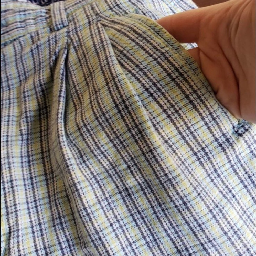 Women’s Vintage Green & Blue plaid shorts with pockets - Picture 3 of 6